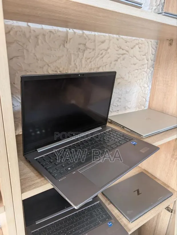 Laptop HP ZBook Firefly G8 16GB Intel Core i7 SSHD (Hybrid) 512GB · Photo 1