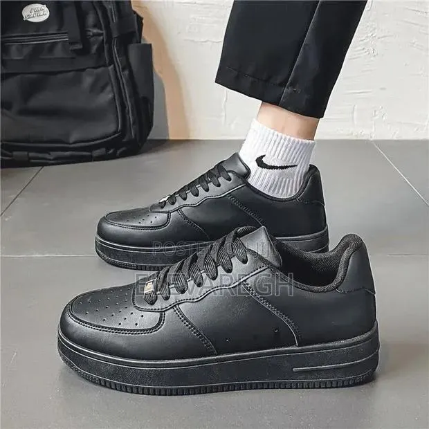 Sneakers in White and Black (42,43,44) · Photo 1