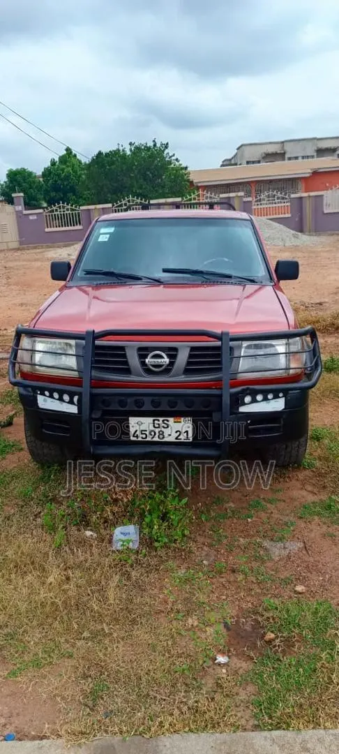 Nissan Hardbody 2010 Red · Photo 1