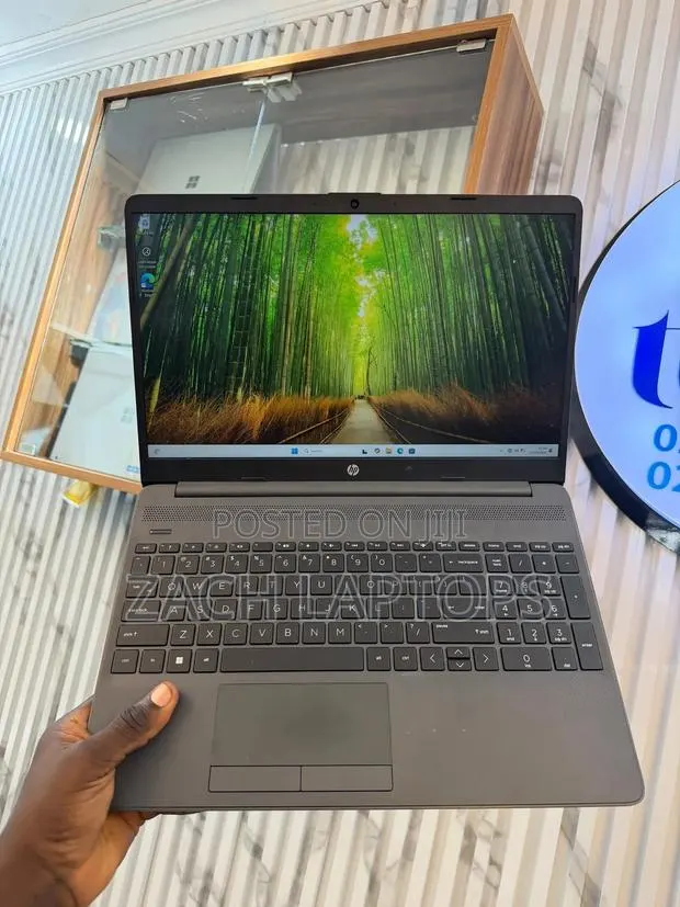 Laptop HP 255 G8 8GB AMD Ryzen 5 SSD 256GB · Photo 1