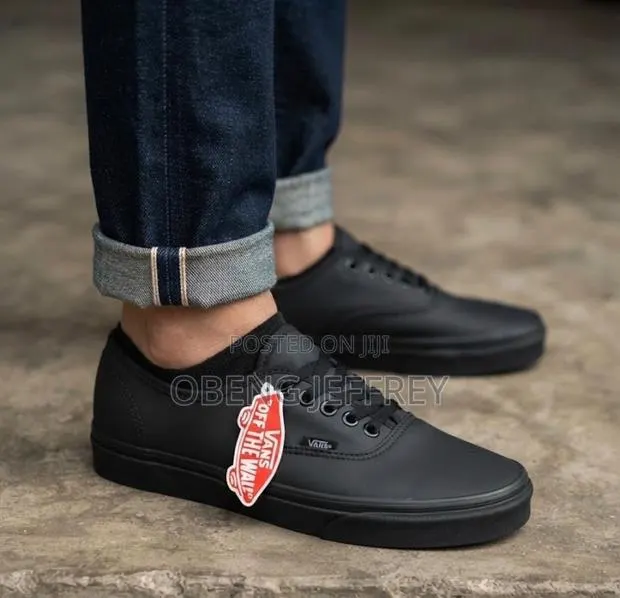 Original Vans Authentic Leather Tonal Black · Photo 1