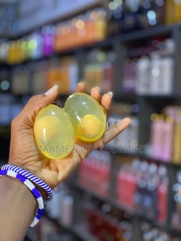 Collagen Egg Yolk Face Soap · Photo 1