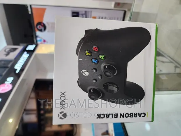 Xbox Core Wireless Controller- Carbon Black · Photo 1