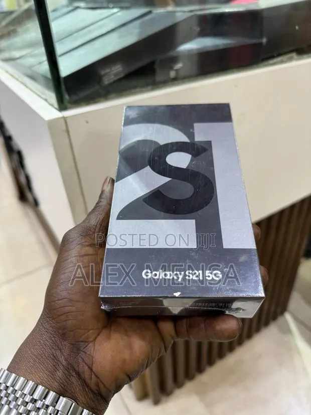 New Samsung Galaxy S21 5G 128 GB Gray · Photo 1