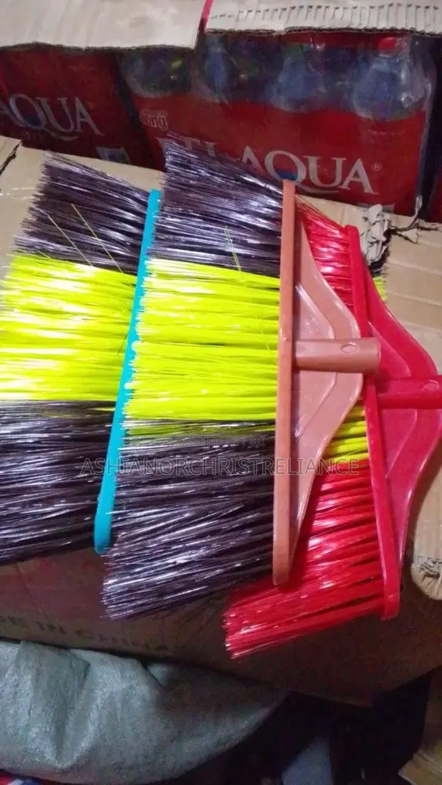 Standing Brooms and Mops · Photo 4