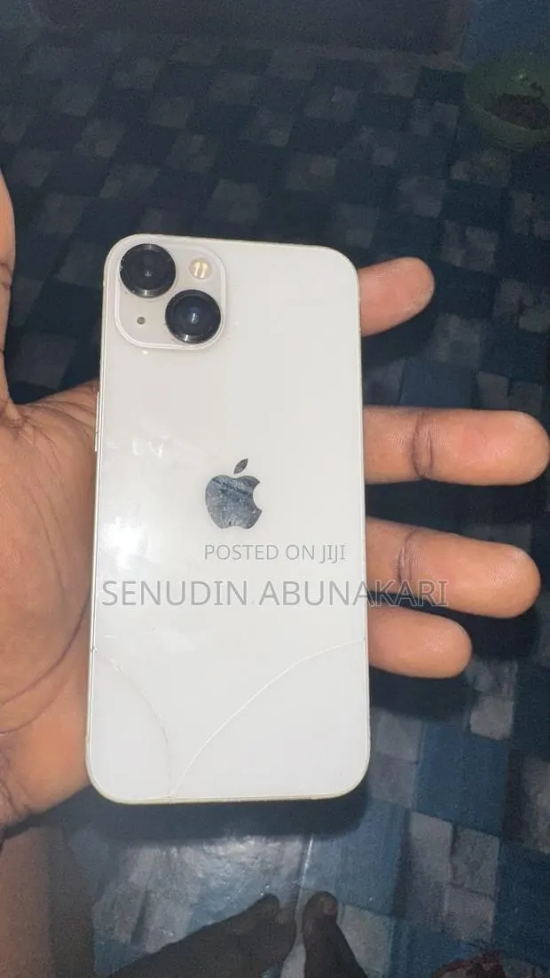 Apple iPhone 13 128 GB White · Photo 1
