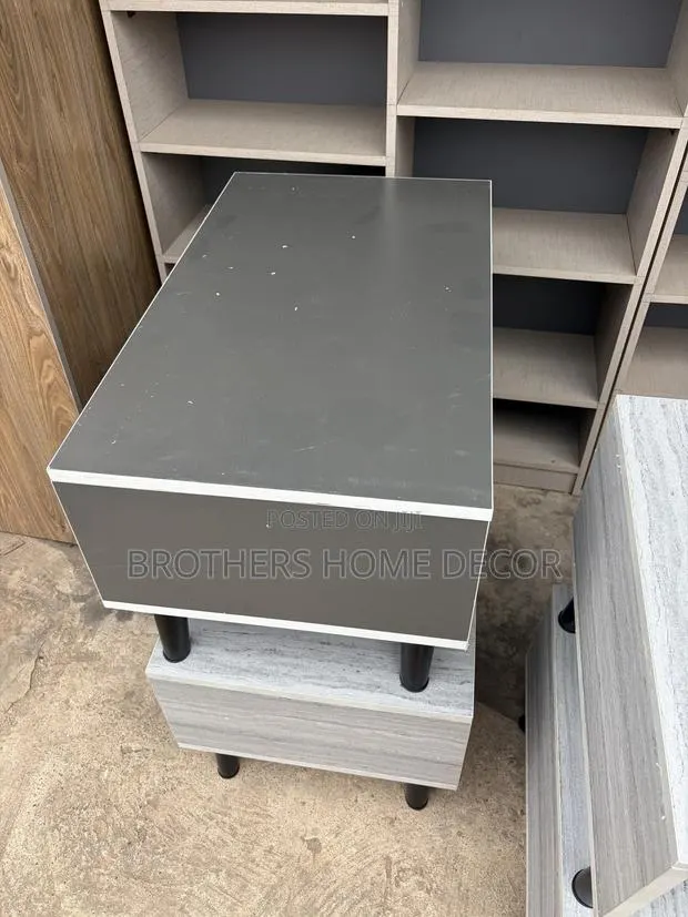 Laminated Center Table for Nice Living Room · Photo 2