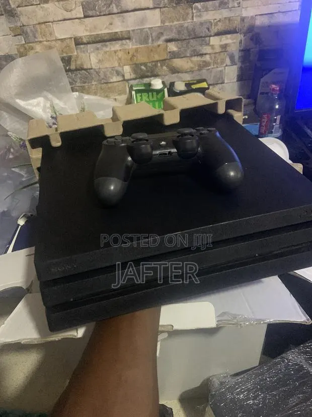 Sony Ps4 Pro 1tb With With Fc27 and 10 Latest Games