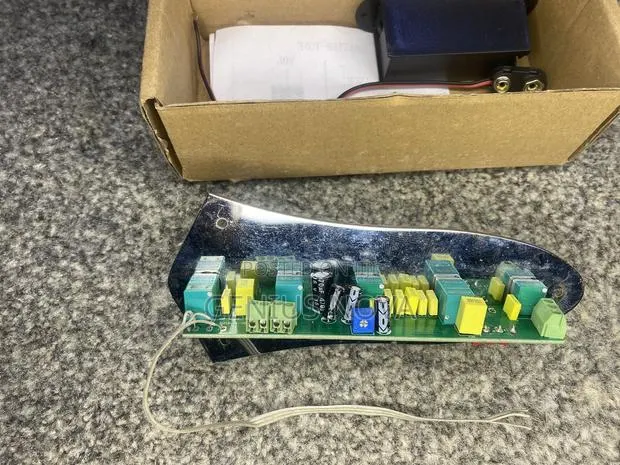Bass Guitar Pre Amp · Photo 3