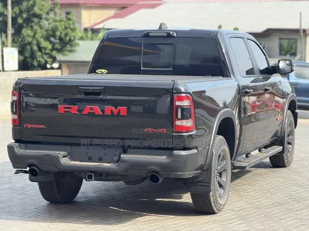 RAM 1500 Rebel Crew Cab 5.6 ft SB 2023 Black · Photo 1