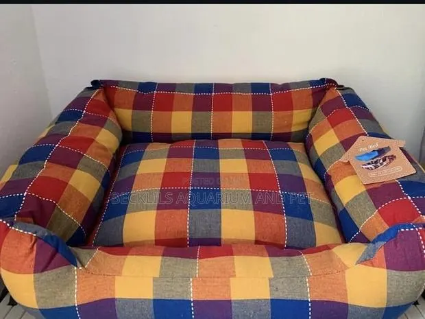 Large Dog Bed · Photo 1