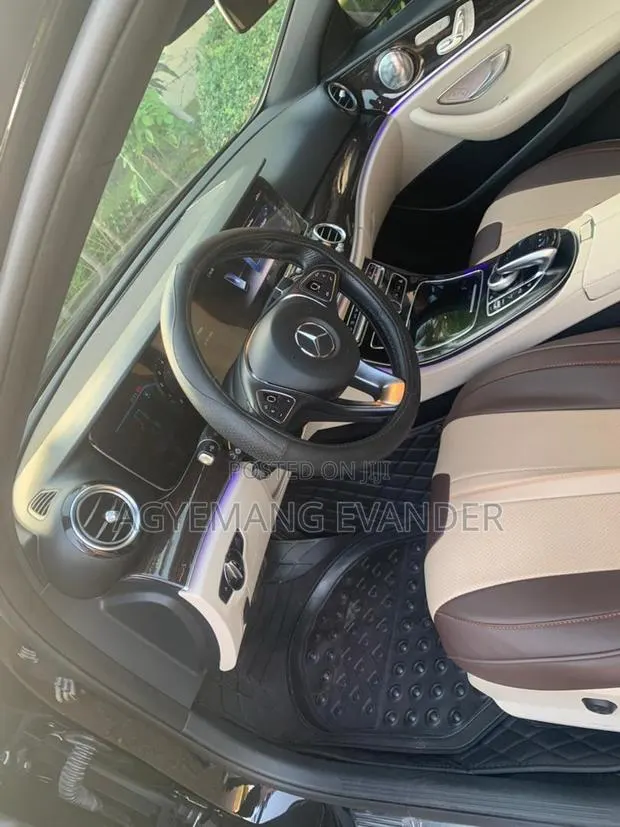 Mercedes-Benz E300 2018 Black · Photo 1