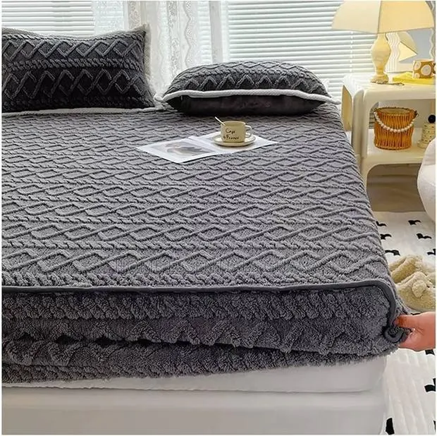 King Size Fluffy Fleece Fitted Bedsheet · Photo 1