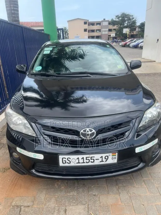Toyota Corolla S 4dr Sedan (1.8L 4cyl 4A) 2013 Black · Photo 1