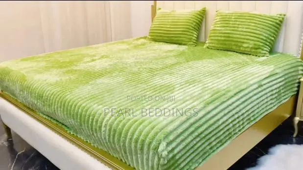 High Quality Super Comfy Cozy Flannel Fitted Sheet With 2 Pillowcases · Photo 1