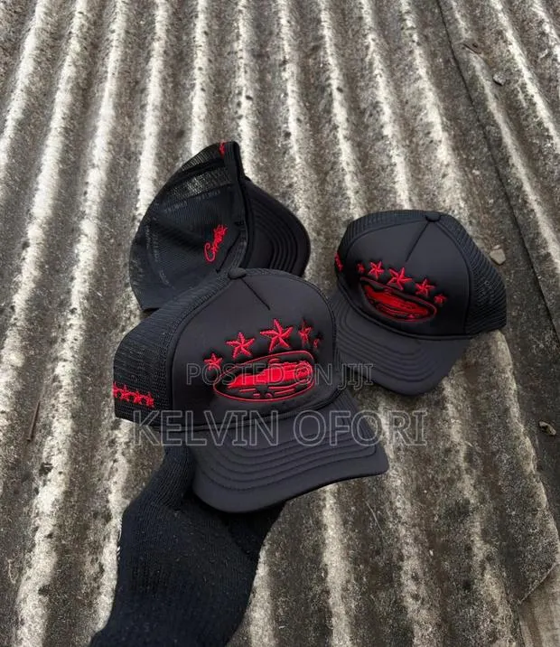 Solid Caps · Photo 1