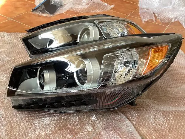 Kia Sorento 2017-2018 Headlight (LED) · Photo 1