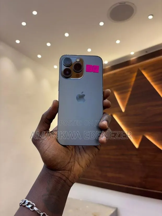 New Apple iPhone 13 Pro 128 GB Gray · Photo 1