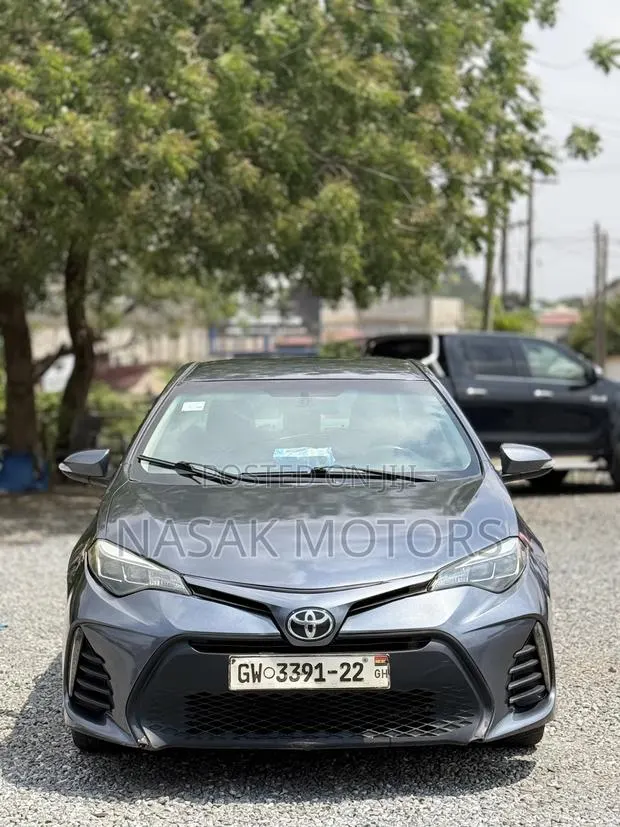 Toyota Corolla S 4dr Sedan (1.8L 4cyl CVT) 2016 Gray · Photo 1