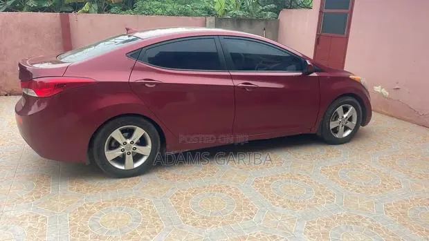 Hyundai Elantra 2013 · Photo 1