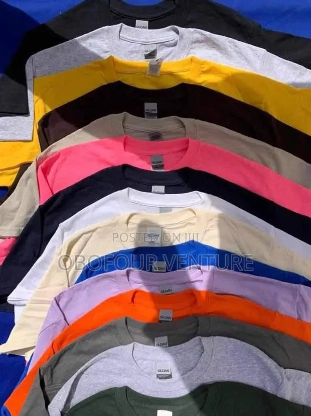 Gildan Plain Unisex T-shirts · Photo 1