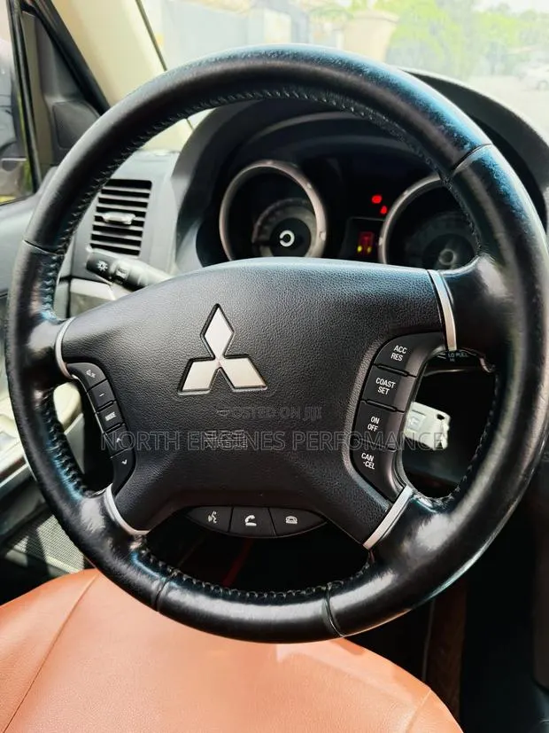 Mitsubishi Pajero 2020 White · Photo 1
