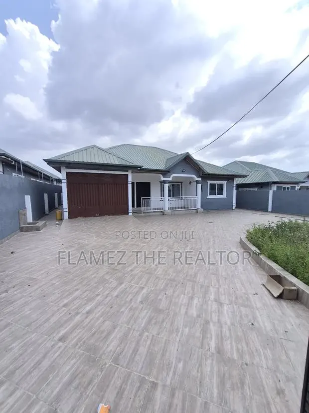 4bdrm House in Arenas,3 Junction, Amasaman for sale · Photo 1