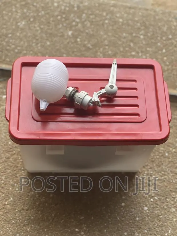 Automatic Water Tank/Drinker · Photo 1