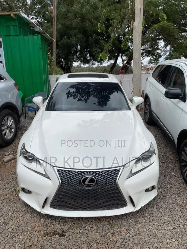Lexus LS 2016 White · Photo 1