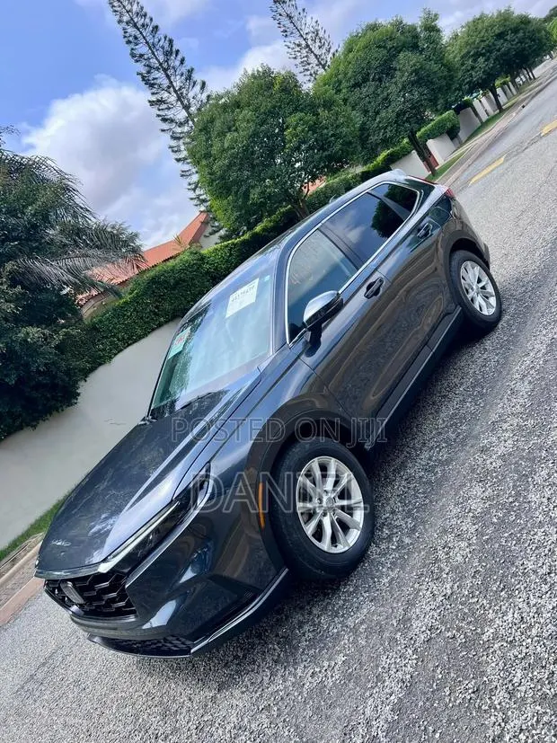 Honda CR-V 2025 Gray · Photo 1