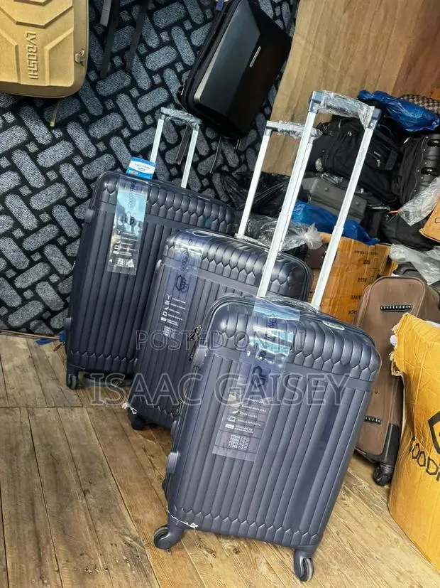 3-Piece Set Unisex Anticrake Luggages in Modern Design