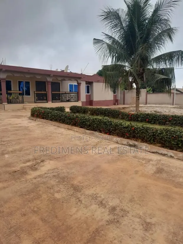 5bdrm House in Fredimens Real, Atwima Kwanwoma for sale · Photo 1