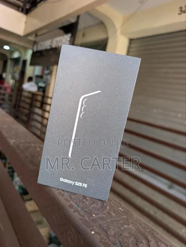 New Samsung Galaxy S25 FE 128 GB White · Photo 1
