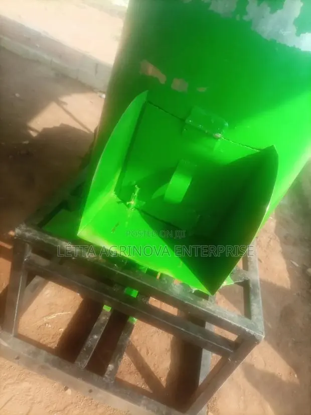 Cassava Peeler · Photo 1