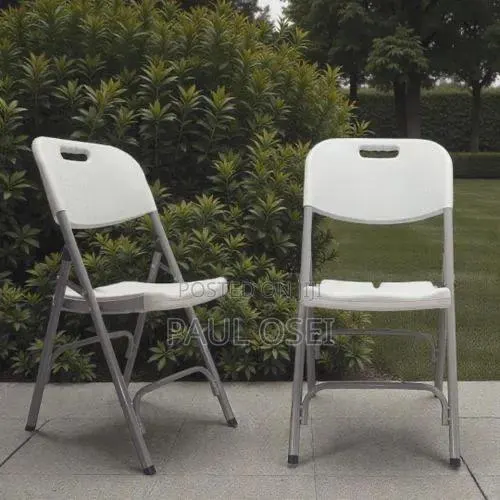 Plastic Folding Chair · Photo 1
