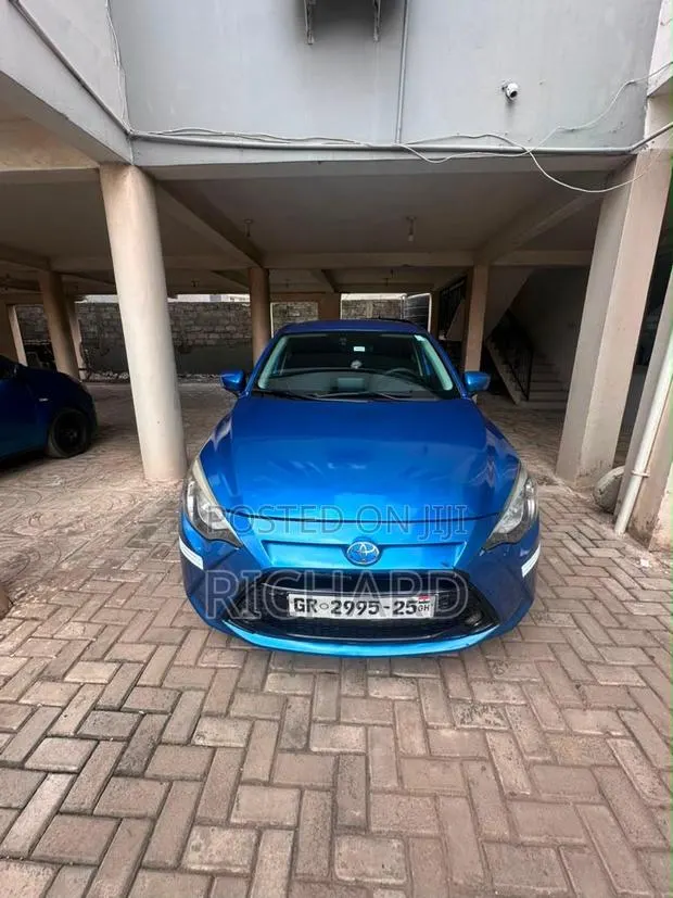 Toyota Yaris 2019 Blue · Photo 1
