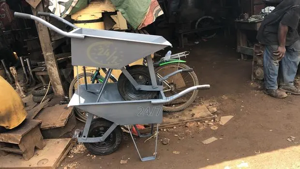 Heavy Duty Local Wheel Barrow · Photo 1