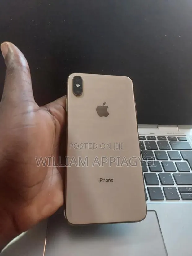Apple iPhone XS Max 256 GB Gold · Photo 1