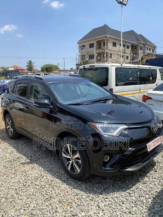 Toyota RAV4 LE AWD (2.5L 4cyl 6A) 2017 Black · Photo 1