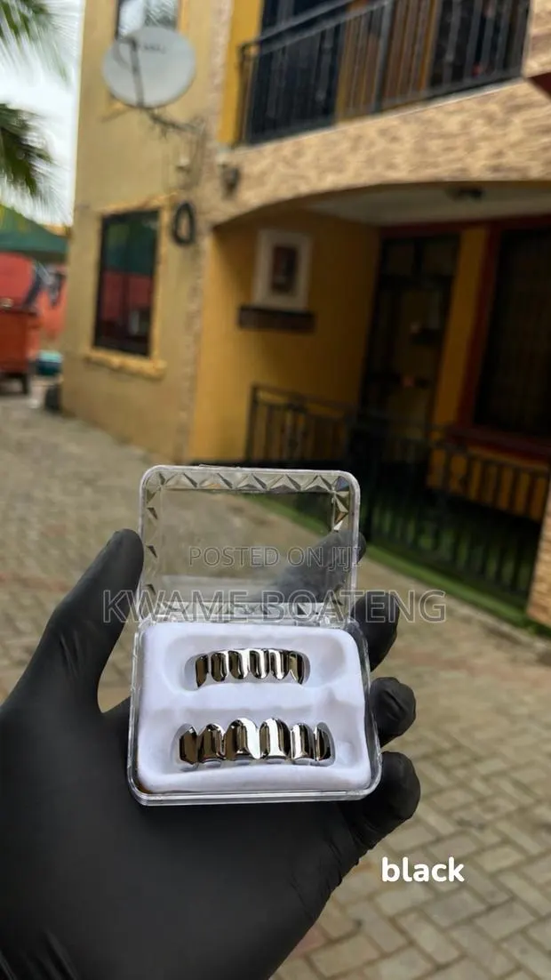 Pre-Made Grillz · Photo 1