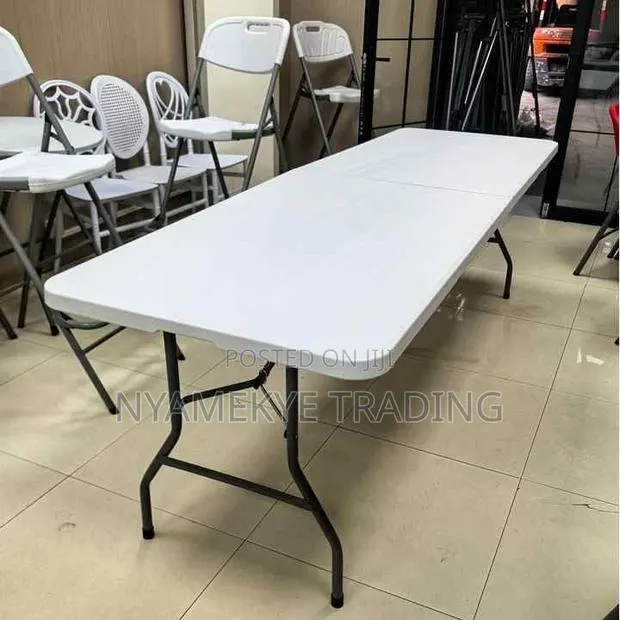 Fold Plastic Table for Events · Photo 1