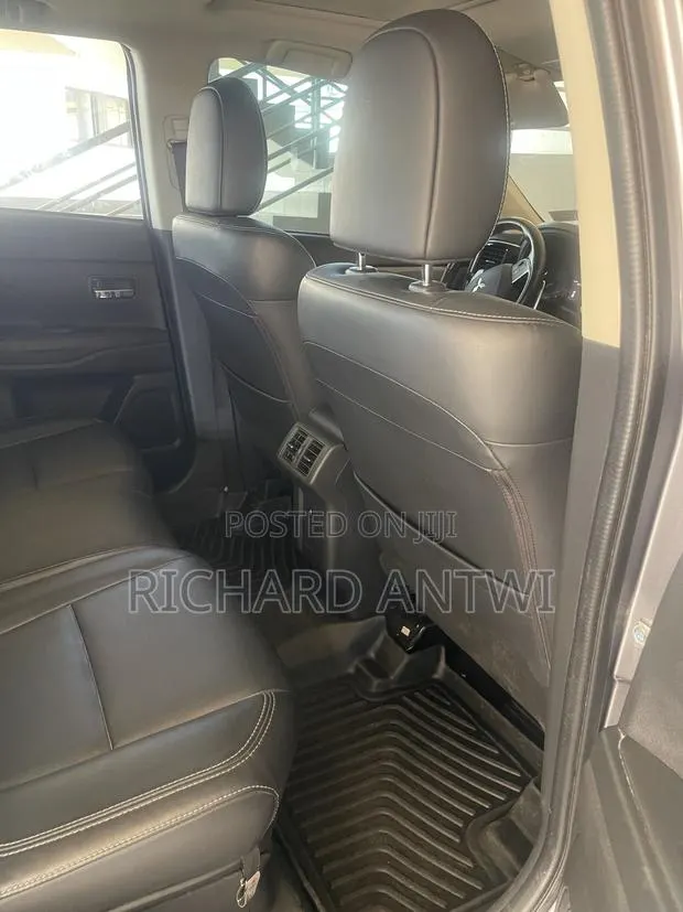 Mitsubishi Outlander GT AWC 2019 Gray · Photo 1
