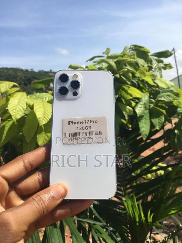 Apple iPhone 12 Pro 128 GB White · Photo 1