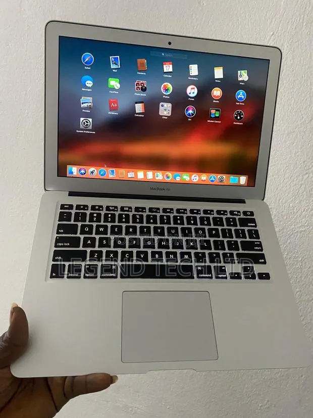 Laptop Apple MacBook Air 4GB Intel Core I5 SSD 160GB · Photo 1