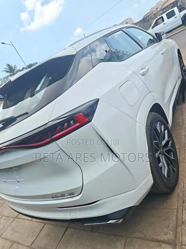 New Changan UNI-Z iDD Premium 2025 White · Photo 1