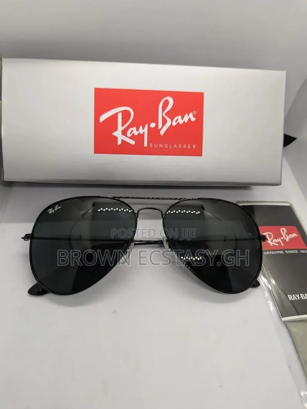 All Black Ray-Ban Aviator Sunglasses · Photo 1