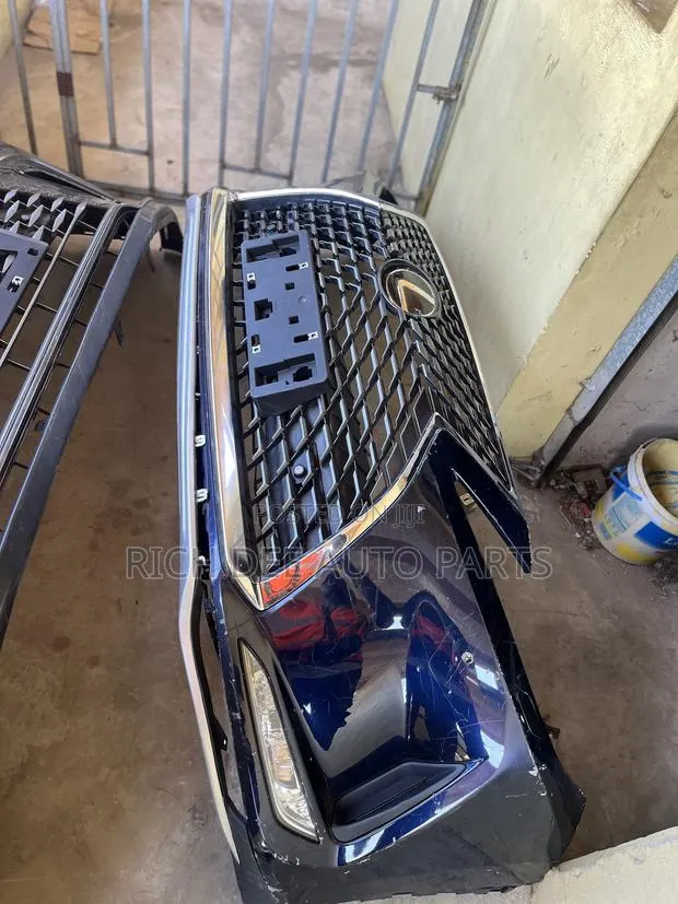Lexus RX350 2020-2023 Front Bumper Complete · Photo 1