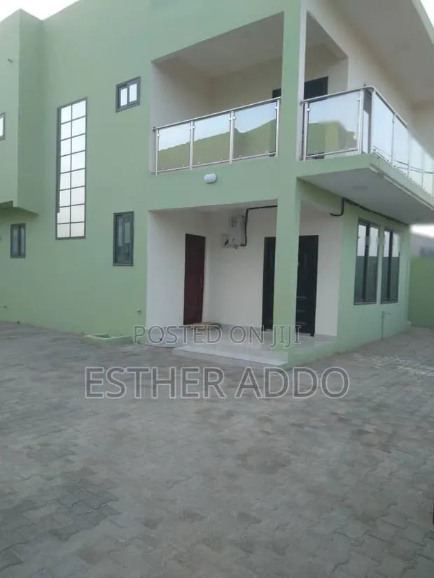 4bdrm Duplex in Lake Side Estate for rent · Photo 1
