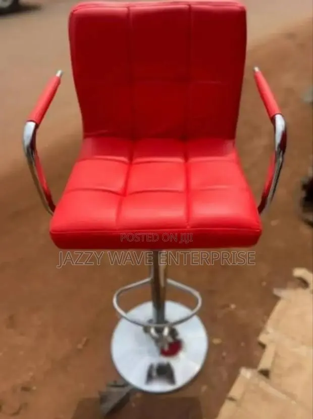 Adjustable Chair / Bar Chair · Photo 1