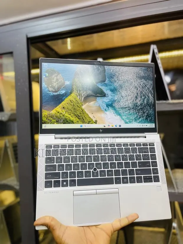 Laptop HP EliteBook 845 G8 16GB AMD Ryzen 5 SSD 256GB · Photo 1